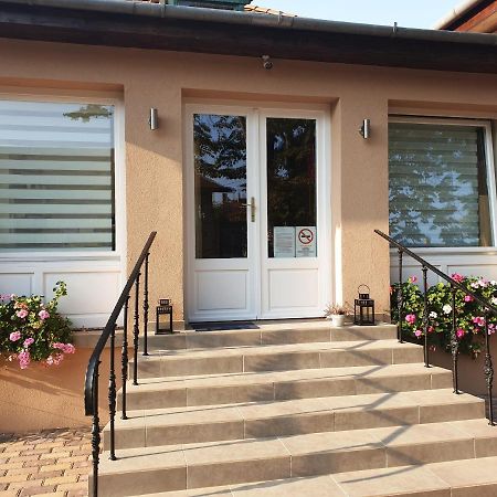 Mediterran Villa Kecskemet Exterior photo
